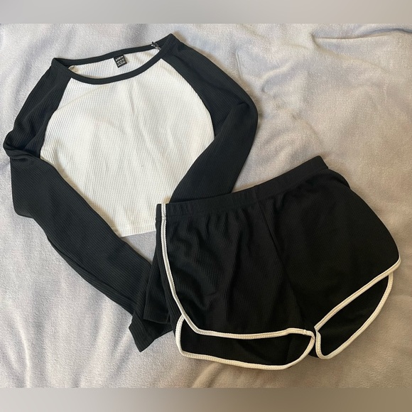 NEW Black and White Waffle Crop Top and Shorts Lounge Set - Picture 2 of 7